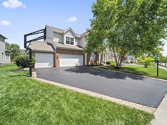5th image of 236 Balsamine Dr