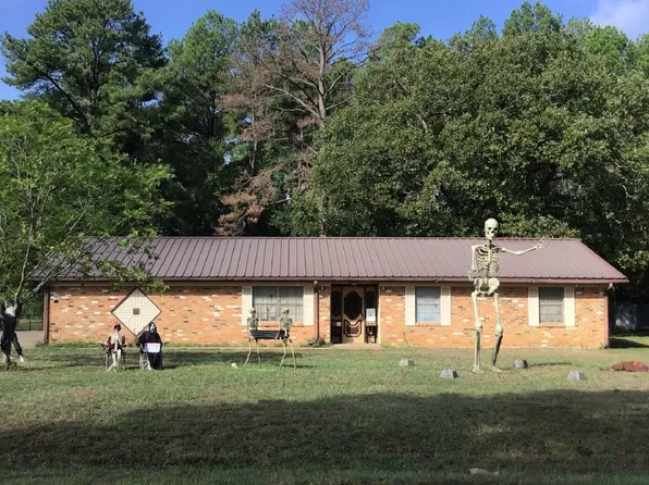 401 Pine Burr Ln, Kilgore, TX 75662