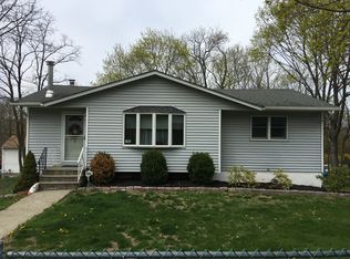 5 Saw Mill Rd, Carmel, NY 10512