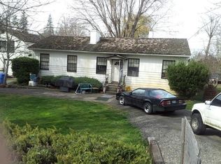 32 Nick Young Rd, Eagle Pt, OR 97524