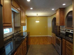 1933 S Cedarbrook Ave, Springfield, MO 65804