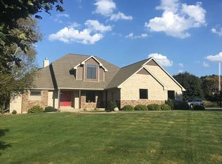3024 Wandering Ct, Suamico, WI 54313