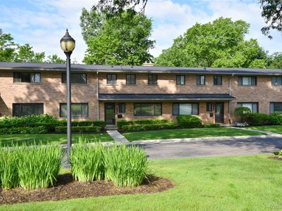 142 E Hickory Grove Rd #3, Bloomfield Hills, MI, 48304