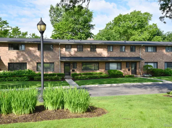 142 E Hickory Grove Rd #3, Bloomfield Hills, MI 48304