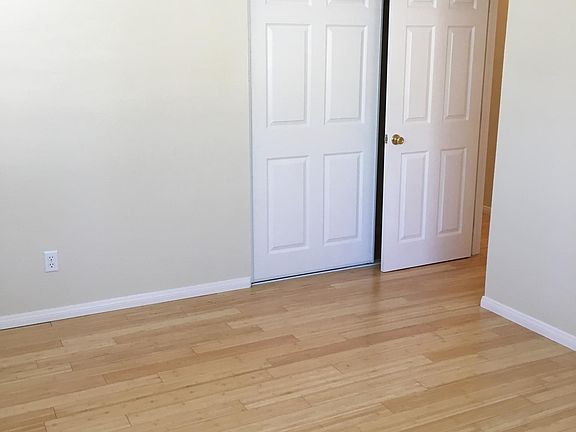 2nd image of 1537 E Elizabeth St