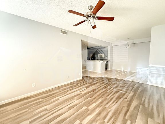 4th image of 2035 S Elm St Unit 111