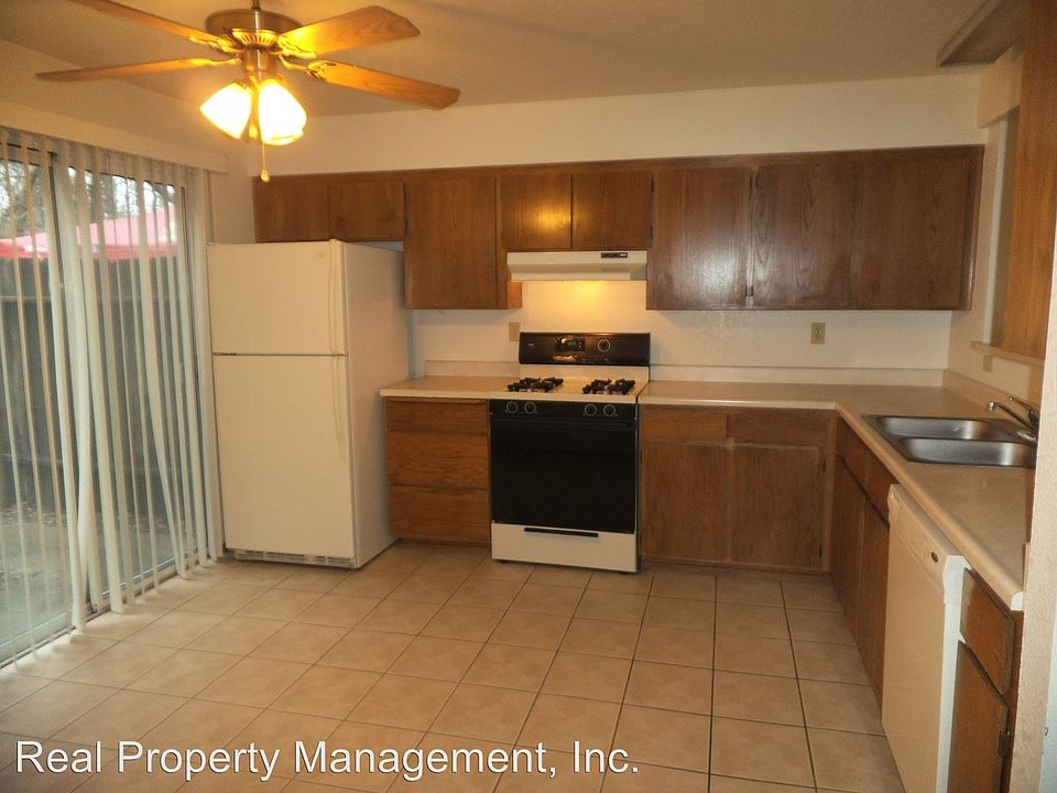 2nd image of 3180 Victor Ave APT 1