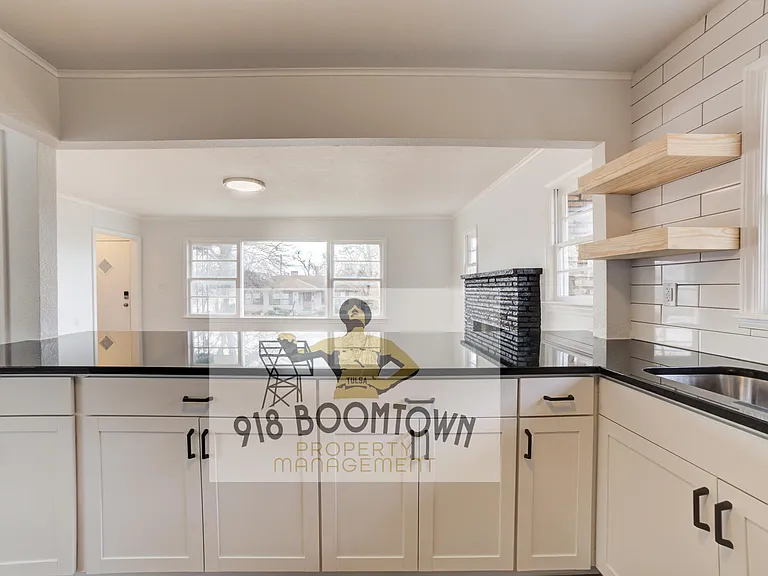 4819 E 37th Pl — Photo 10