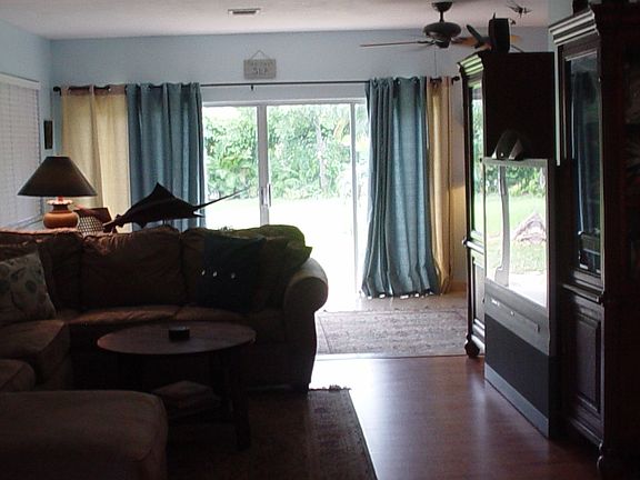 5th image of 542 SE 5th Cir