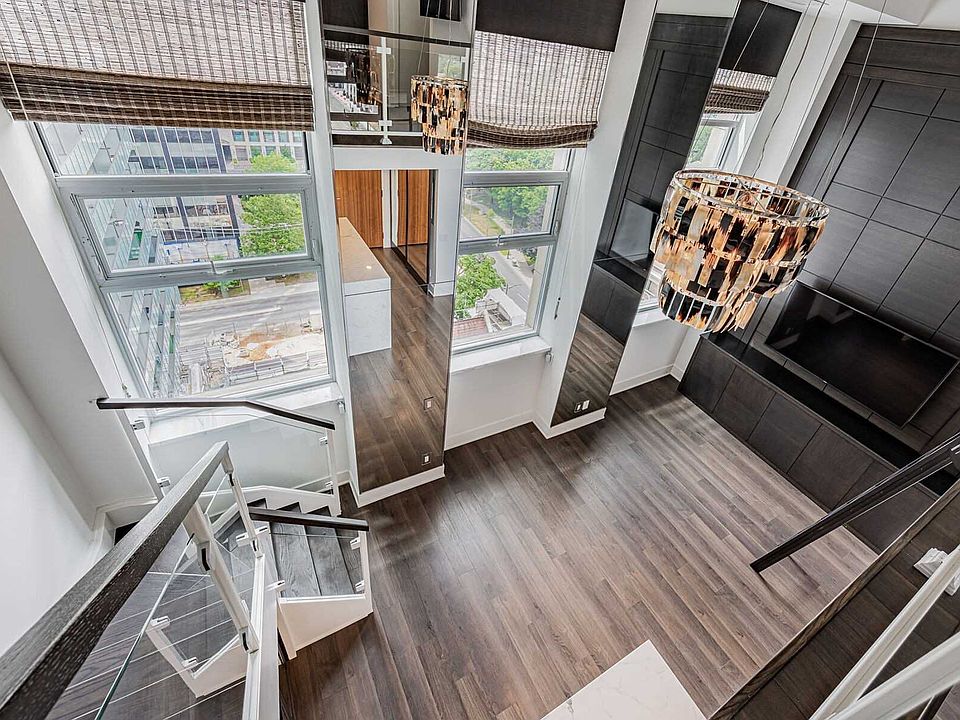 1st image of 111 Saint Clair Ave W #923
