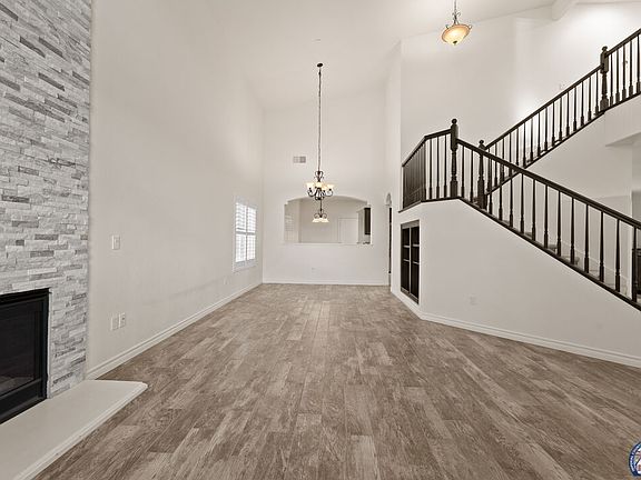 4th image of 2600 Wensley Ave