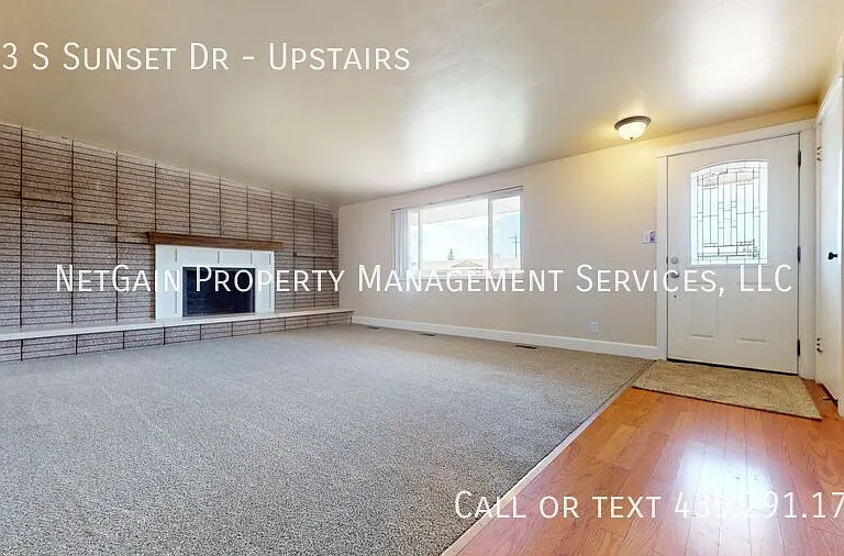 643 S Sunset Dr #UPSTAIRS — Photo 3