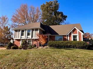 308 SE Richardson Pl, Lees Summit, MO 64063