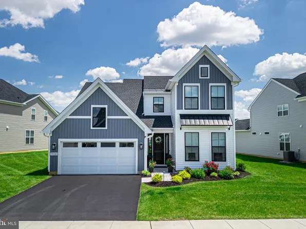 7030 Oak Ln, Bath, PA 18014