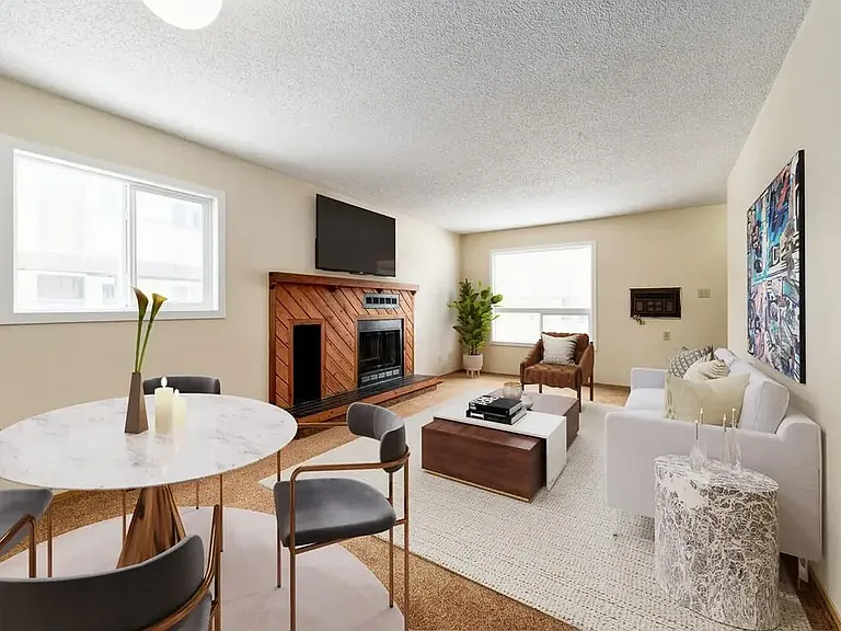3102 Edinburgh Dr — Photo 1