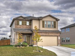 684 Community Dr, New Braunfels, TX 78132