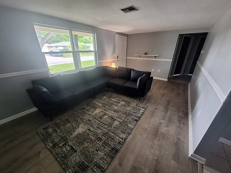 8752 Goshen Ln — Photo 4