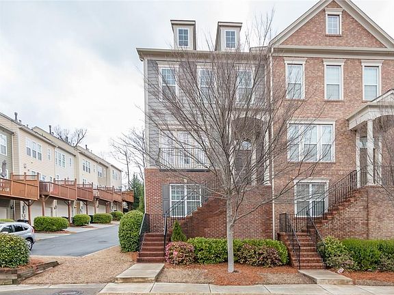 2nd image of 2118 Wylmoor Way SE