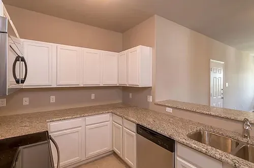 3 bed, 1400 sqft, $1,465 — Photo 3