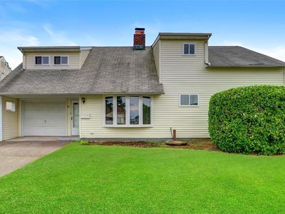 67 Blackbird Lane, Levittown, NY, 11756