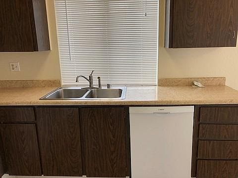 3rd image of 1570 Almond Way