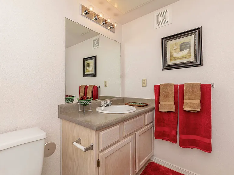 Spacious Bathroom