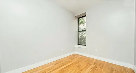 Rented by Loom Capital Group Inc.