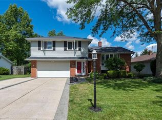 5395 Meadow Wood Blvd, Lyndhurst, OH