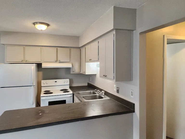 2306 11th Ave E #3 — Photo 2