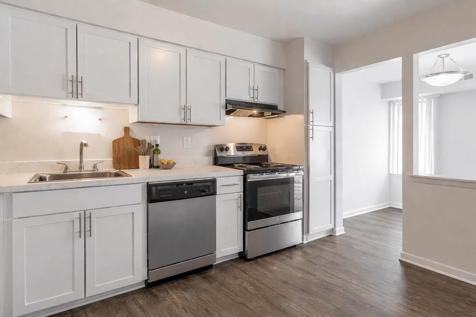 Pine Ridge Apartments - Southfield, MI — Photo 2