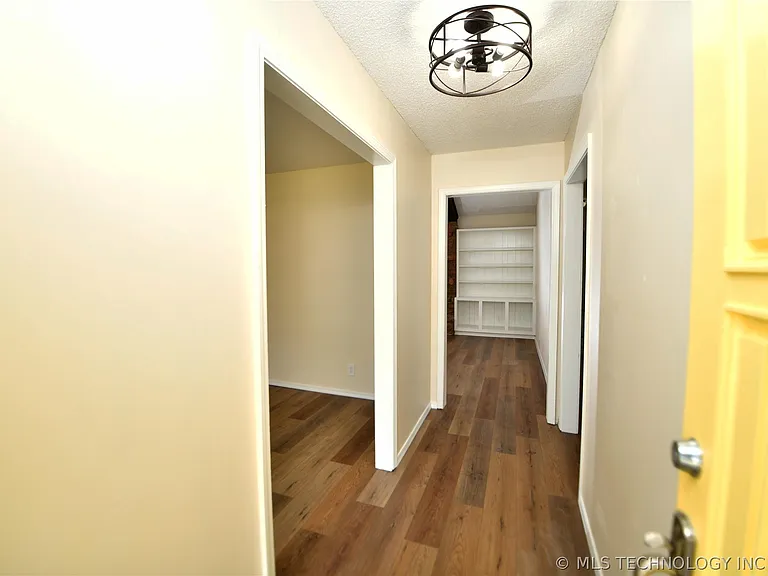 401 N Fir Pl — Photo 4