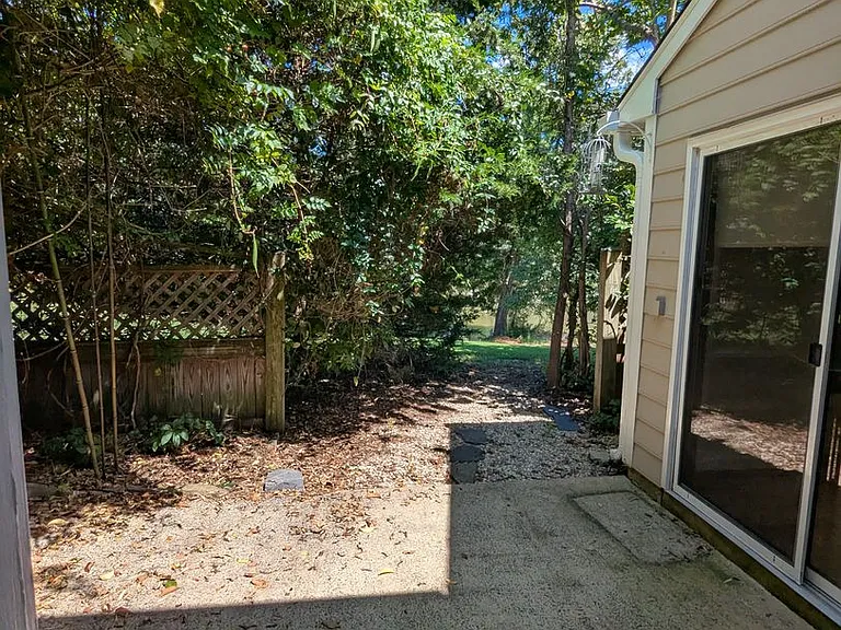 220 Saint Andrews Ln — Photo 29