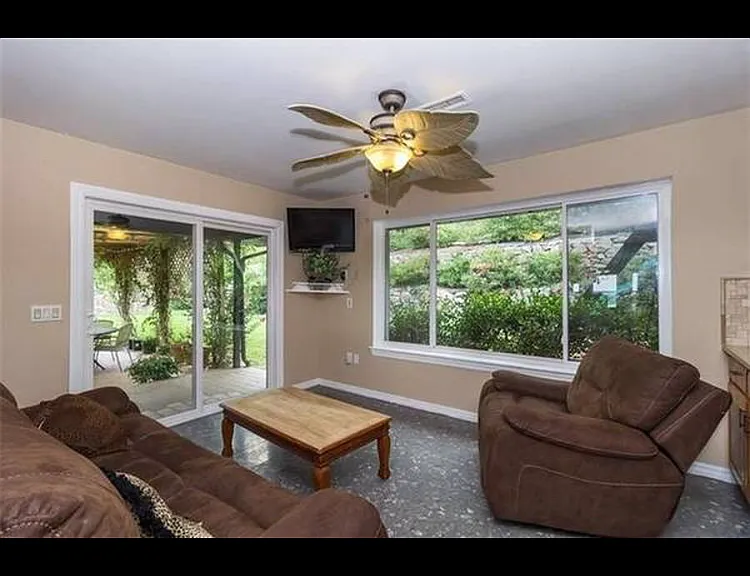 2580 N Karyn Ave #1 — Photo 15