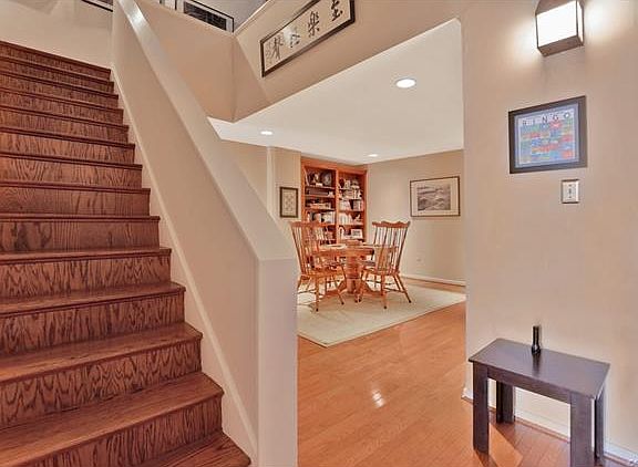 4th image of 2511 E Broad St #7