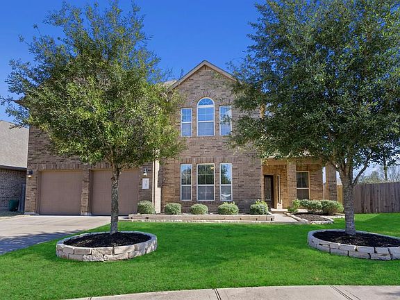 2nd image of 3327 Emerald Valley Dr