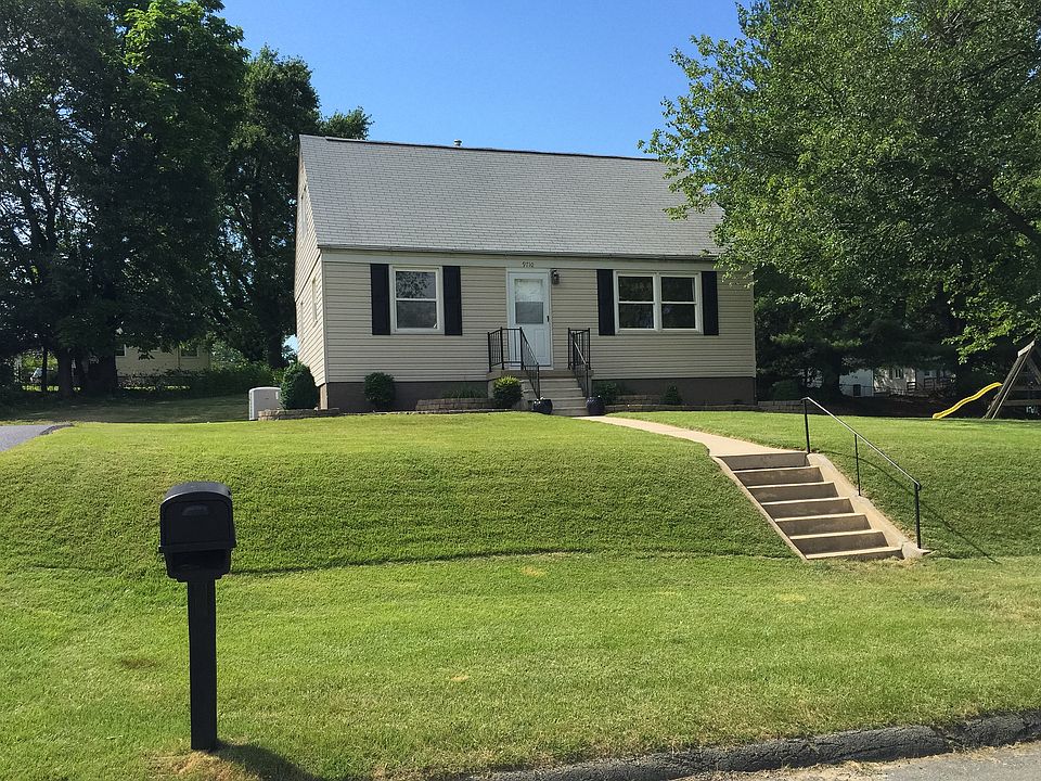 2nd image of 9710 Oakdale Ave