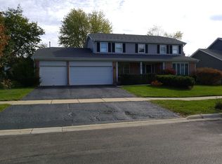 668 David Ln, Carol Stream, IL 60188