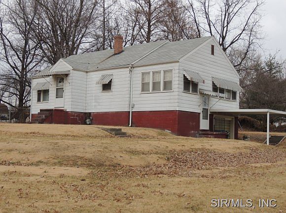 1st image of 1060 Linden St