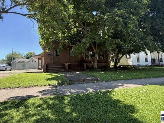 4th image of 627 S Center St