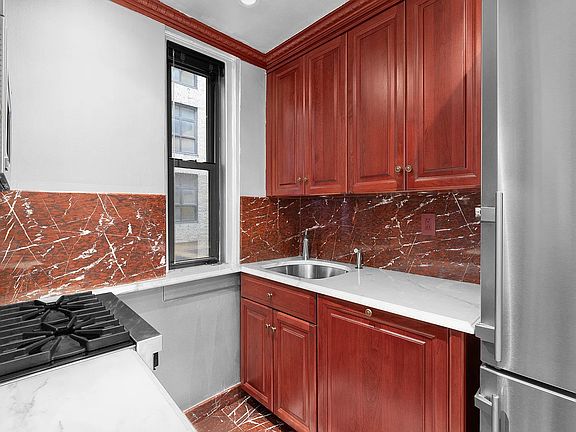 3rd image of 225 E 79th St APT 8D