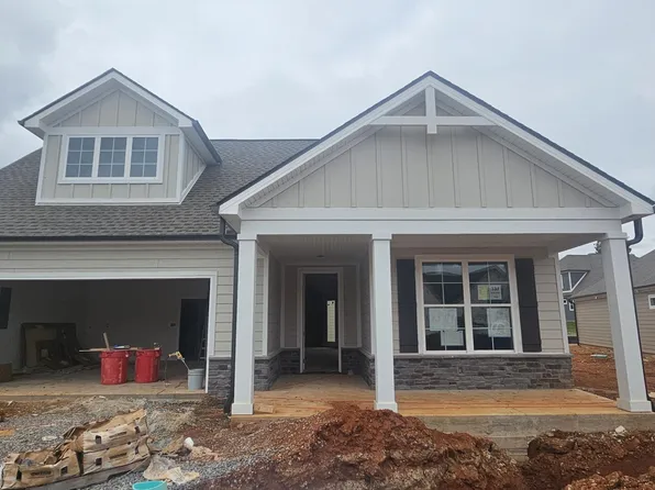 137 Honeysuckle Dr, Lenoir City, TN 37771
