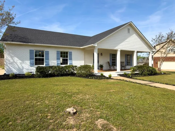 112 Taylor Cir, Taylor, MS 38673