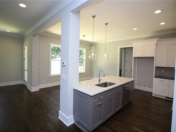 5th image of 824 Sylvan Dr