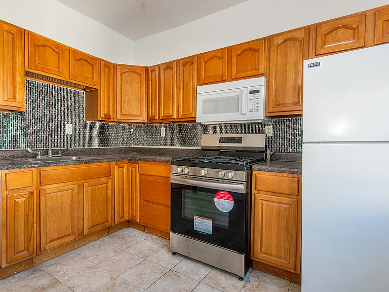 46 Spruce St #2 — Photo 11