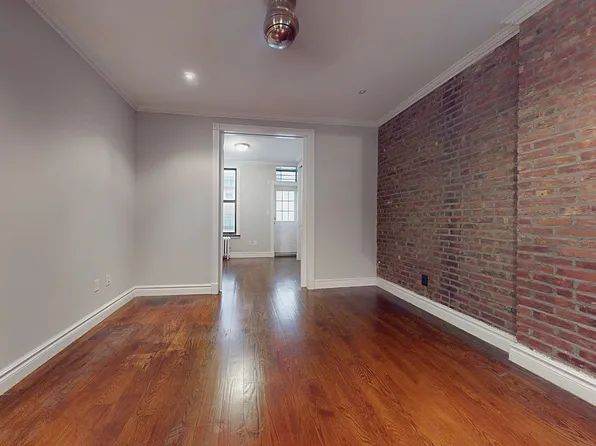 493 2nd Avenue image 2 of 9