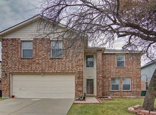 6813 Meadow Way Ln, Fort Worth, TX 76179