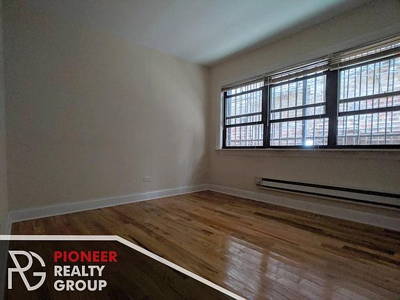 5th image of 1435 N Dearborn St #1435C1