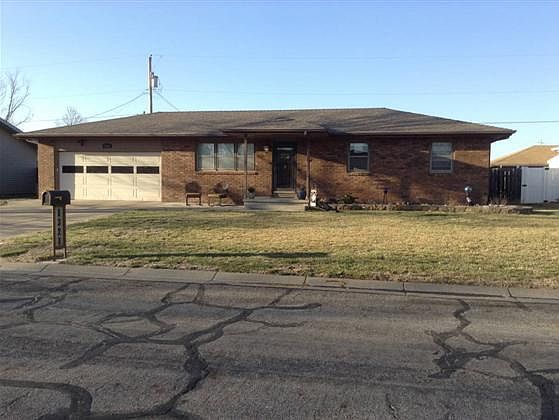 1st image of 1321 Louise Ln