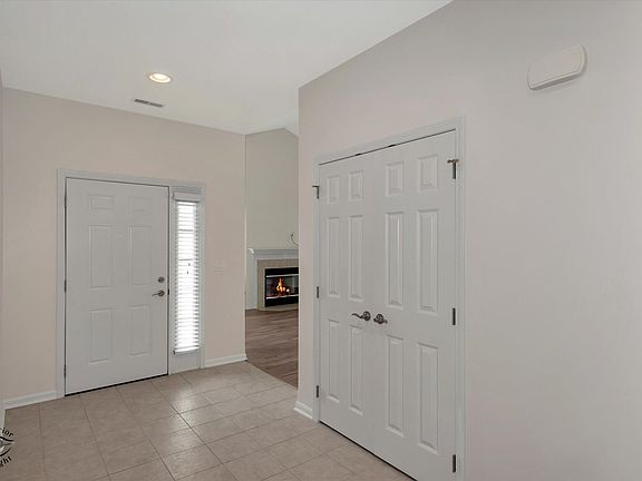 2nd image of 707 Arbor Pkwy Unit B