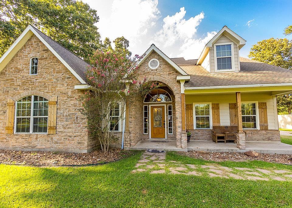 1st image of 26035 Pecan Grv